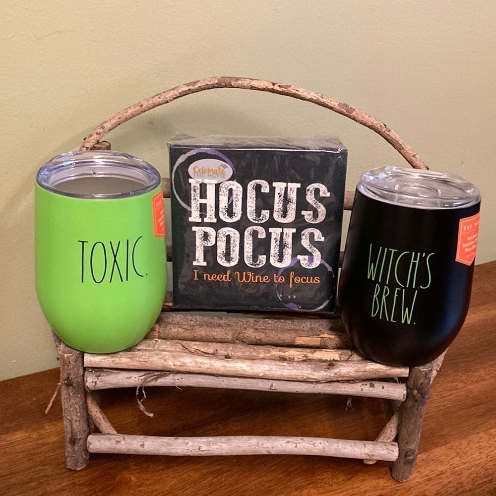 Rae Dunn TOXIC & WITCH'S BREW Wine Tumblers & HOCUS POCUS Cocktail Napkins